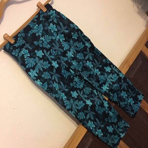 Sag Harbor floral stretch capris NWOT 8 - Picture 1 of 6